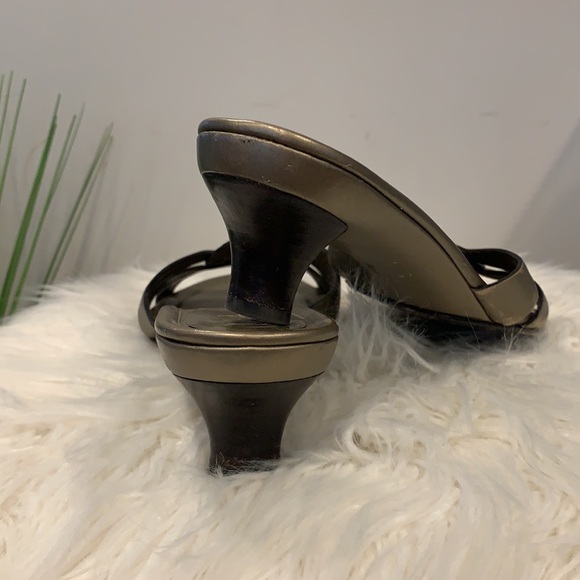 EUC Cole Haan Metallic Slip-On Sandals 8B - Picture 4 of 9